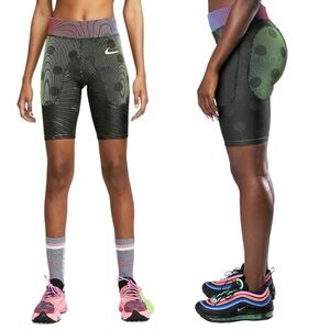 $395 OFF-WHITE x NIKE Green Polka-Dot Print Performance Shorts Women’s Medium